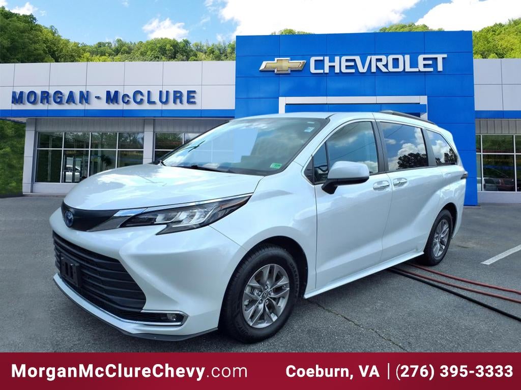 2023 Toyota Sienna XLE