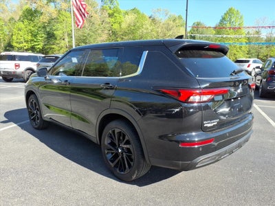 2023 Mitsubishi Outlander SE