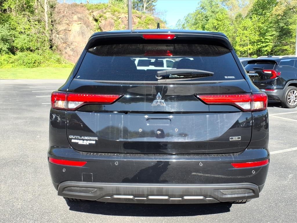 2023 Mitsubishi Outlander SE
