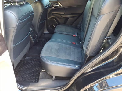 2023 Mitsubishi Outlander SE