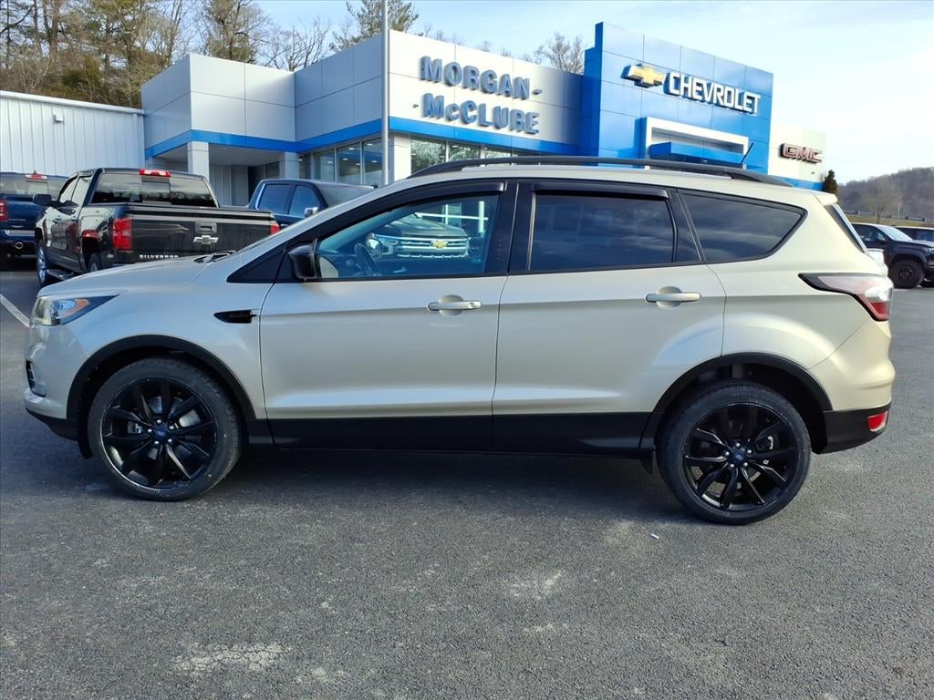 Used 2018 Ford Escape SE with VIN 1FMCU9GD0JUA20186 for sale in Castlewood, VA