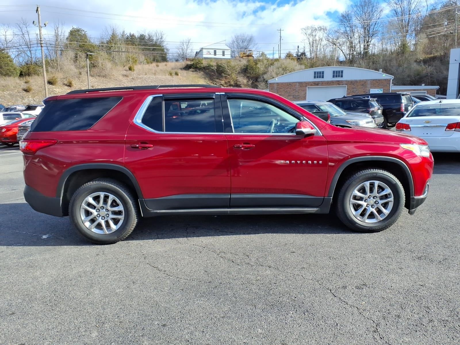 2021 Chevrolet Traverse LT Cloth