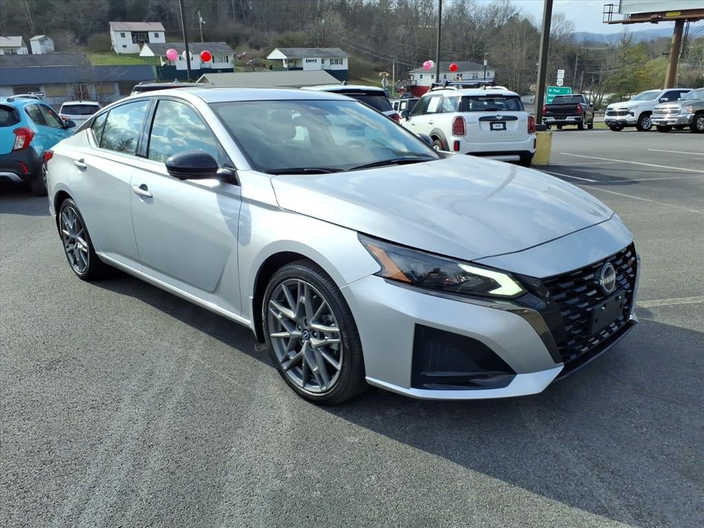 2023 Nissan Altima 2.0 SR