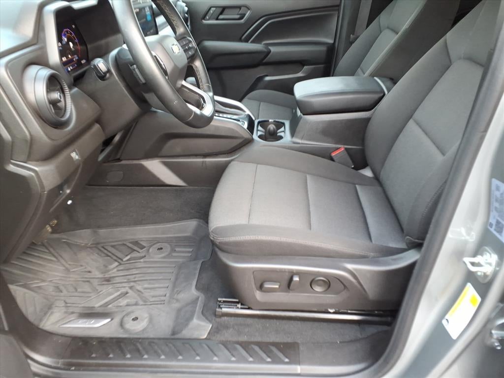 2025 Chevrolet Colorado WT/LT